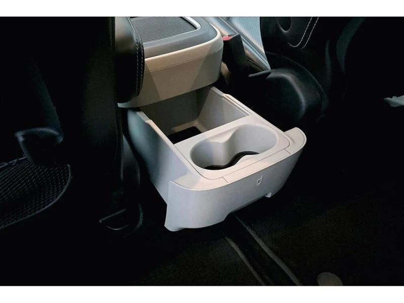 Chrysler Pacifica * Heated Seats Wheel | Power Doors | Safety Tech *, снимка 16 - Автомобили и джипове - 53102773