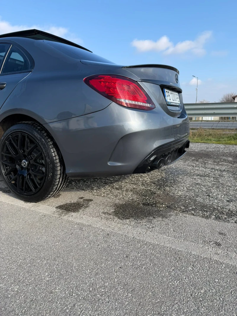 Mercedes-Benz C 300  Facelift/ 4MATIC/ Панорама/ AMG/ full black, снимка 4 - Автомобили и джипове - 53208562