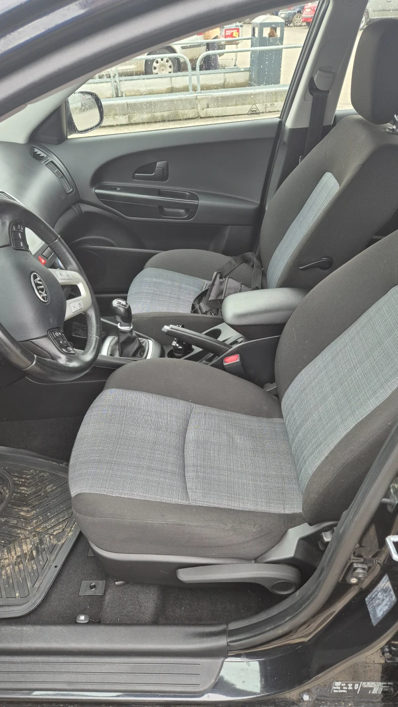 Kia Ceed 1.6 , снимка 5 - Автомобили и джипове - 53463597