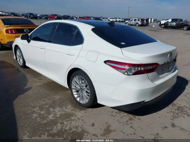 Toyota Camry 2.5l Xle, снимка 3 - Автомобили и джипове - 53597666