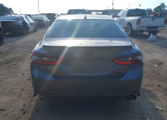 Toyota Camry SE ФИКСИРАНА ЦЕНА ДО БЪЛГАРИЯ!, снимка 4 - Автомобили и джипове - 48011560