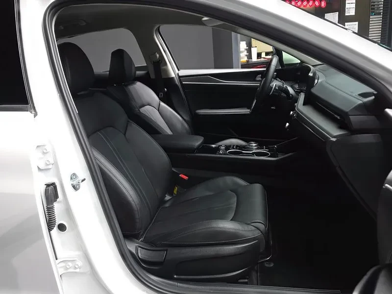Kia K5 2.0 Prestige, снимка 11 - Автомобили и джипове - 55885621