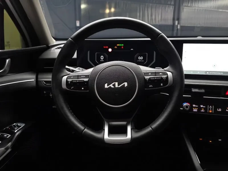 Kia K5 2.0 Prestige, снимка 13 - Автомобили и джипове - 55885621