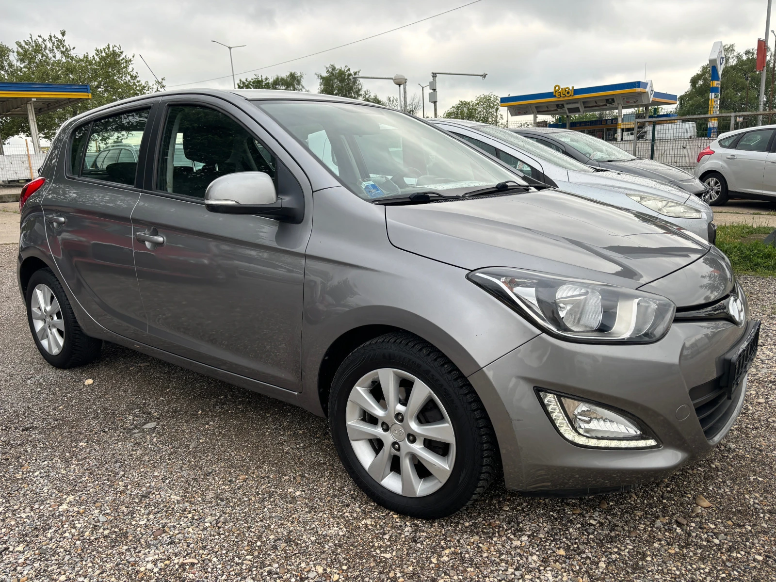 Hyundai I20 2013+ ФЕЙС+ ЛЕД+ ИТАЛИЯ+ НАВИ+ 6ск+ КАТО НОВА - изображение 3