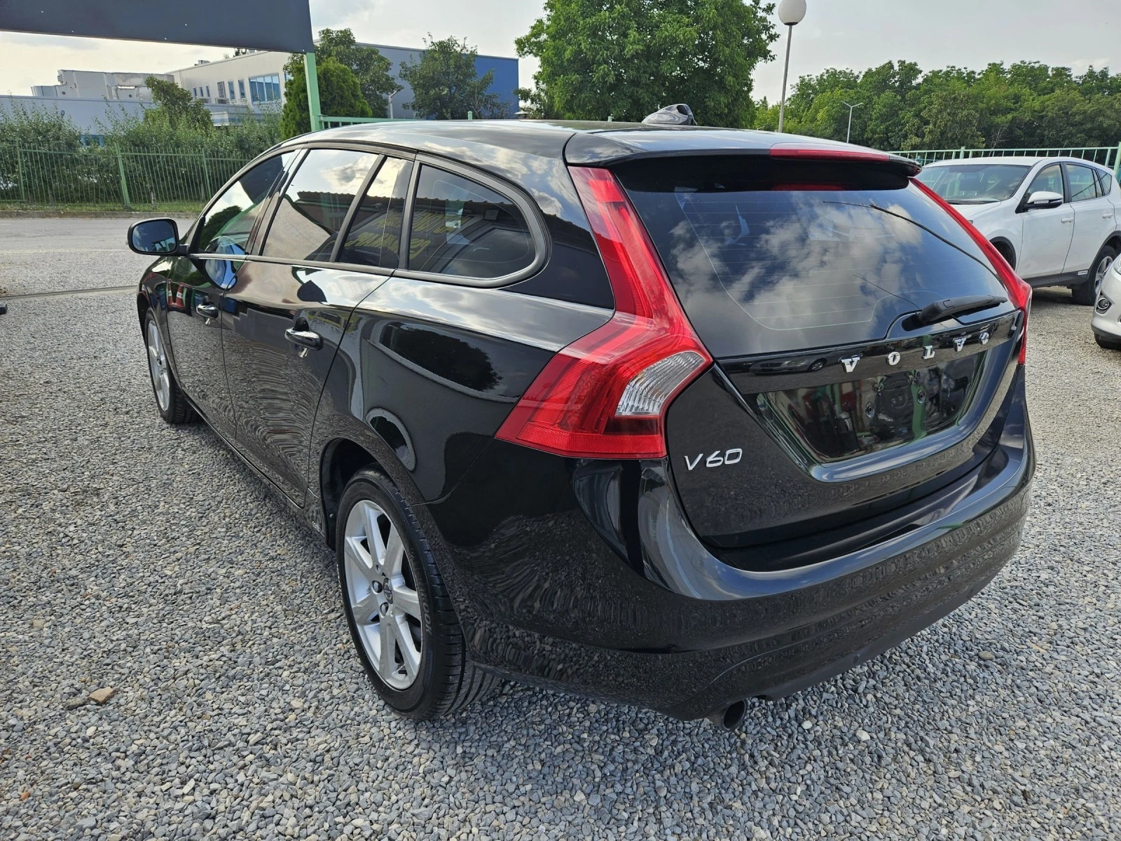 Volvo V60 Facelift  - изображение 6