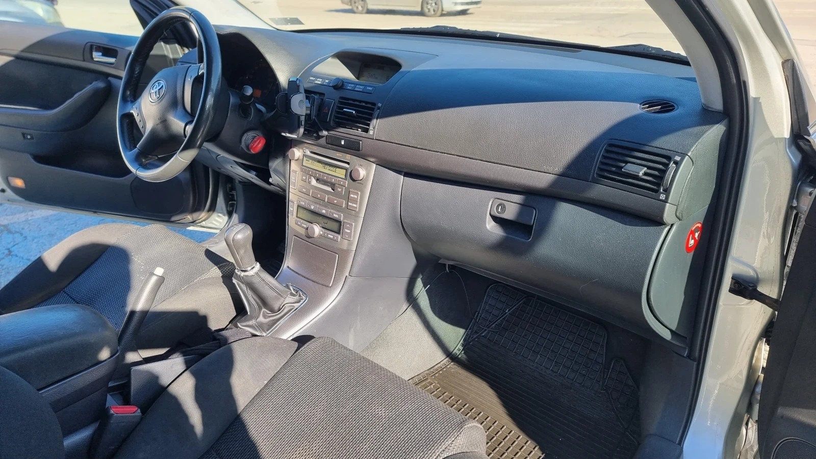 Toyota Avensis 2.0 D4D | Mobile.bg — изображение 11