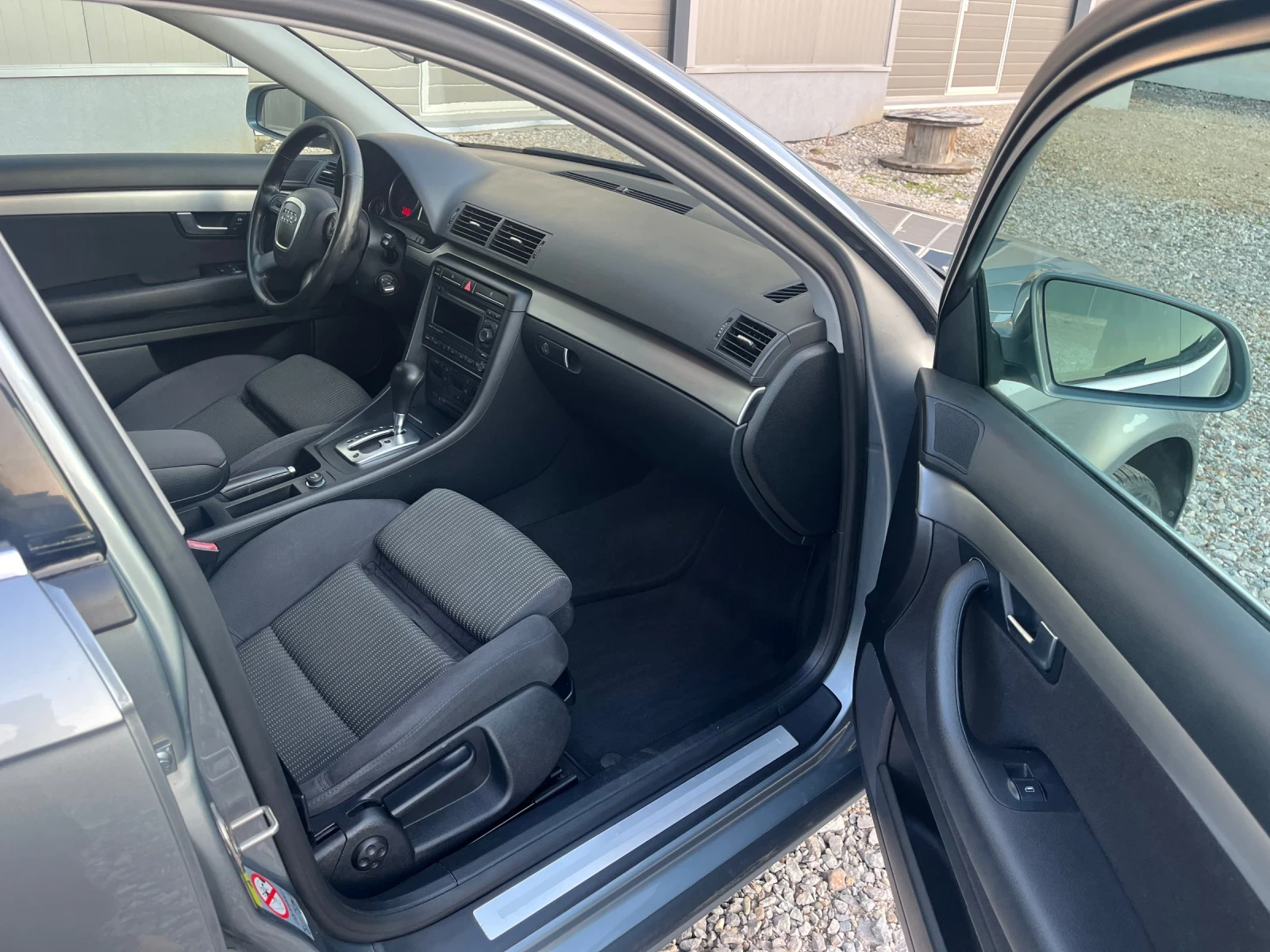 Audi A4 2.0TDI  - изображение 8