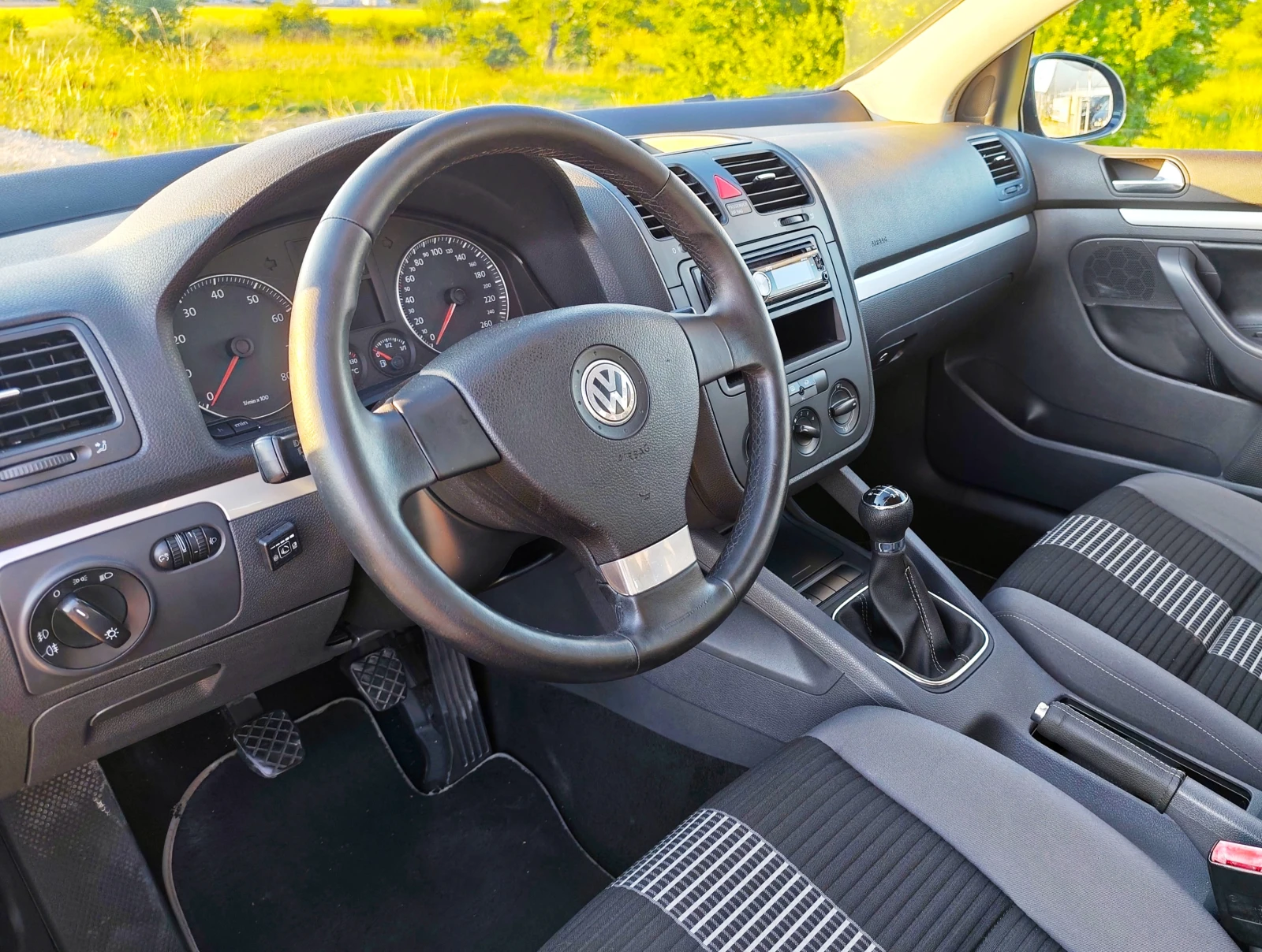 VW Golf 1.6i 102ks GAZ UNITED - изображение 6