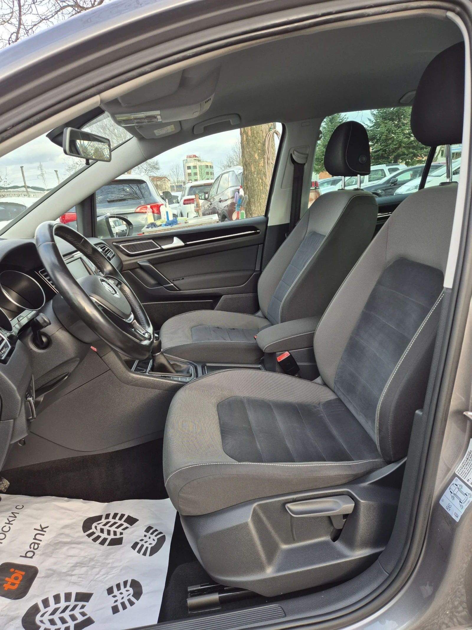 VW Sportsvan 1.6TDI-evro 6b, снимка 11 - Автомобили и джипове - 52901836