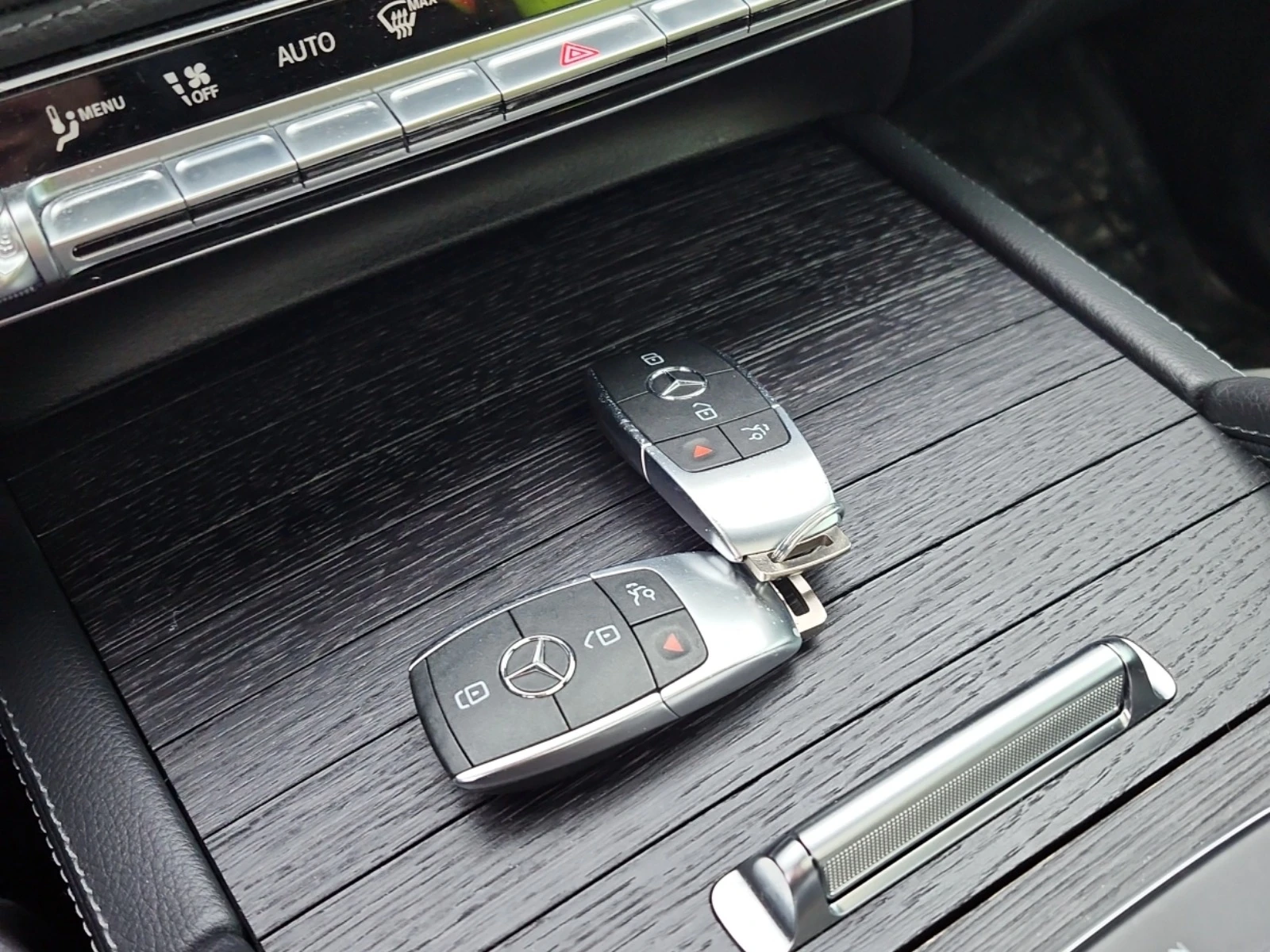 Mercedes-Benz GLE 450 * 4MATIC* AMG* PANO* CARFAX* АВТОКРЕДИТ*  - изображение 10