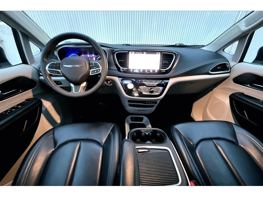 Chrysler Pacifica * Heated Seats Wheel | Power Doors | Safety Tech * - изображение 6