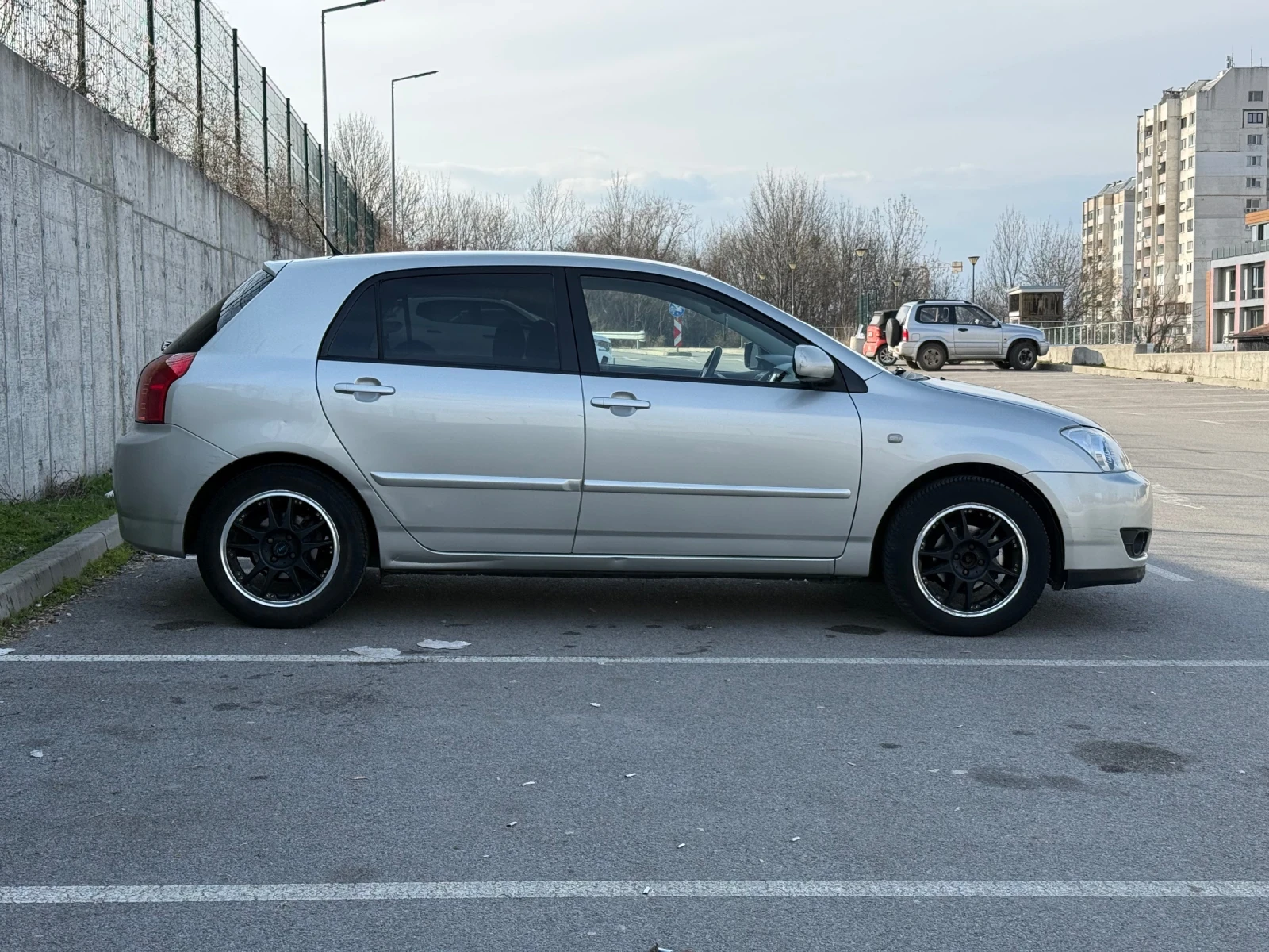 Toyota Corolla 1.6 Vvti, снимка 4 - Автомобили и джипове - 53757018