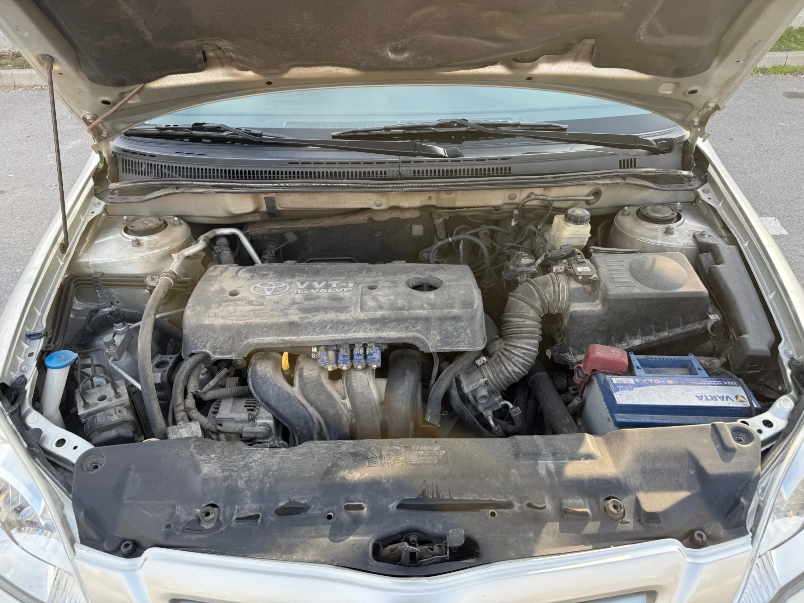 Toyota Corolla 1.6 Vvti, снимка 16 - Автомобили и джипове - 53757018