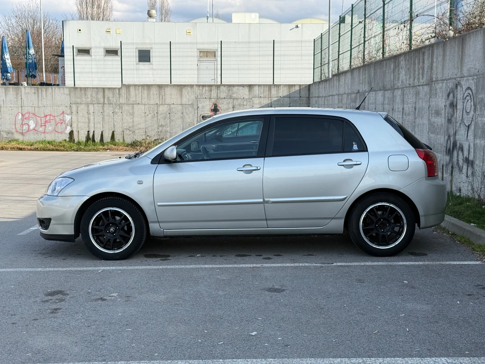 Toyota Corolla 1.6 Vvti, снимка 3 - Автомобили и джипове - 53757018