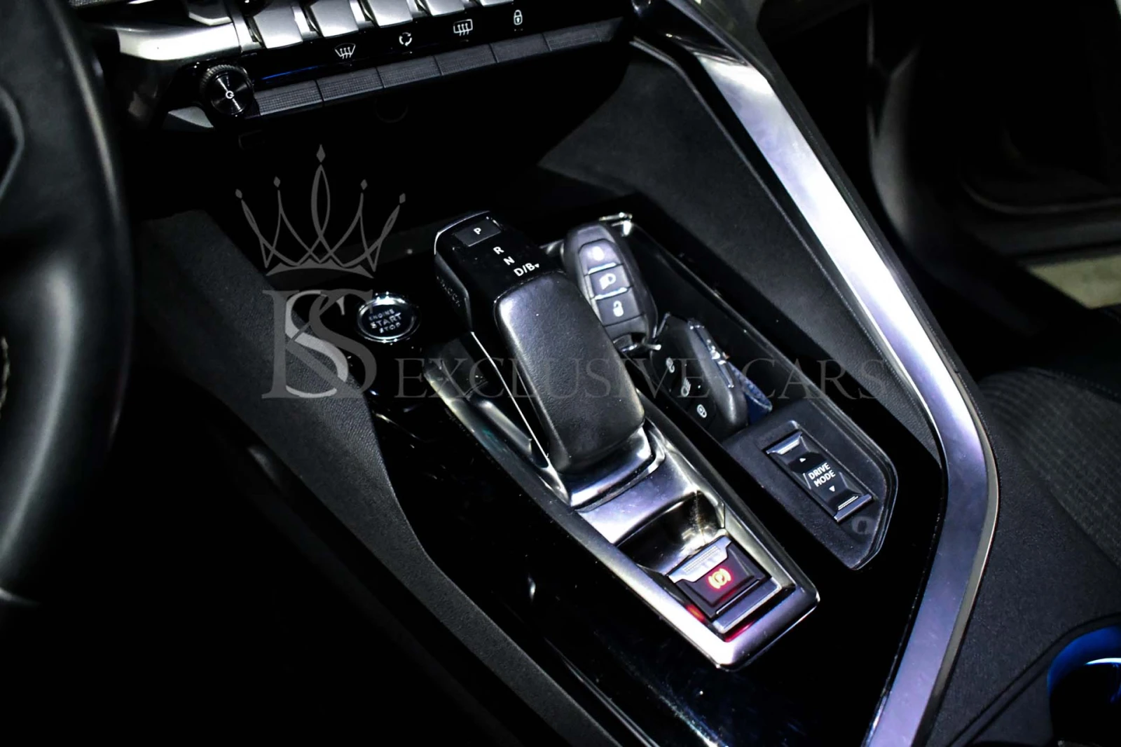 Peugeot 3008 1.6 PLUG-IN-HYBRID* LED* 360Kamera* KEYLESS-GO, снимка 17 - Автомобили и джипове - 53958342