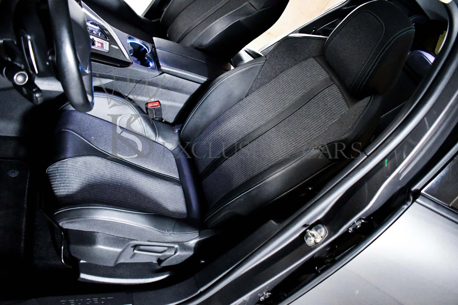 Peugeot 3008 1.6 PLUG-IN-HYBRID* LED* 360Kamera* KEYLESS-GO, снимка 9 - Автомобили и джипове - 53958342