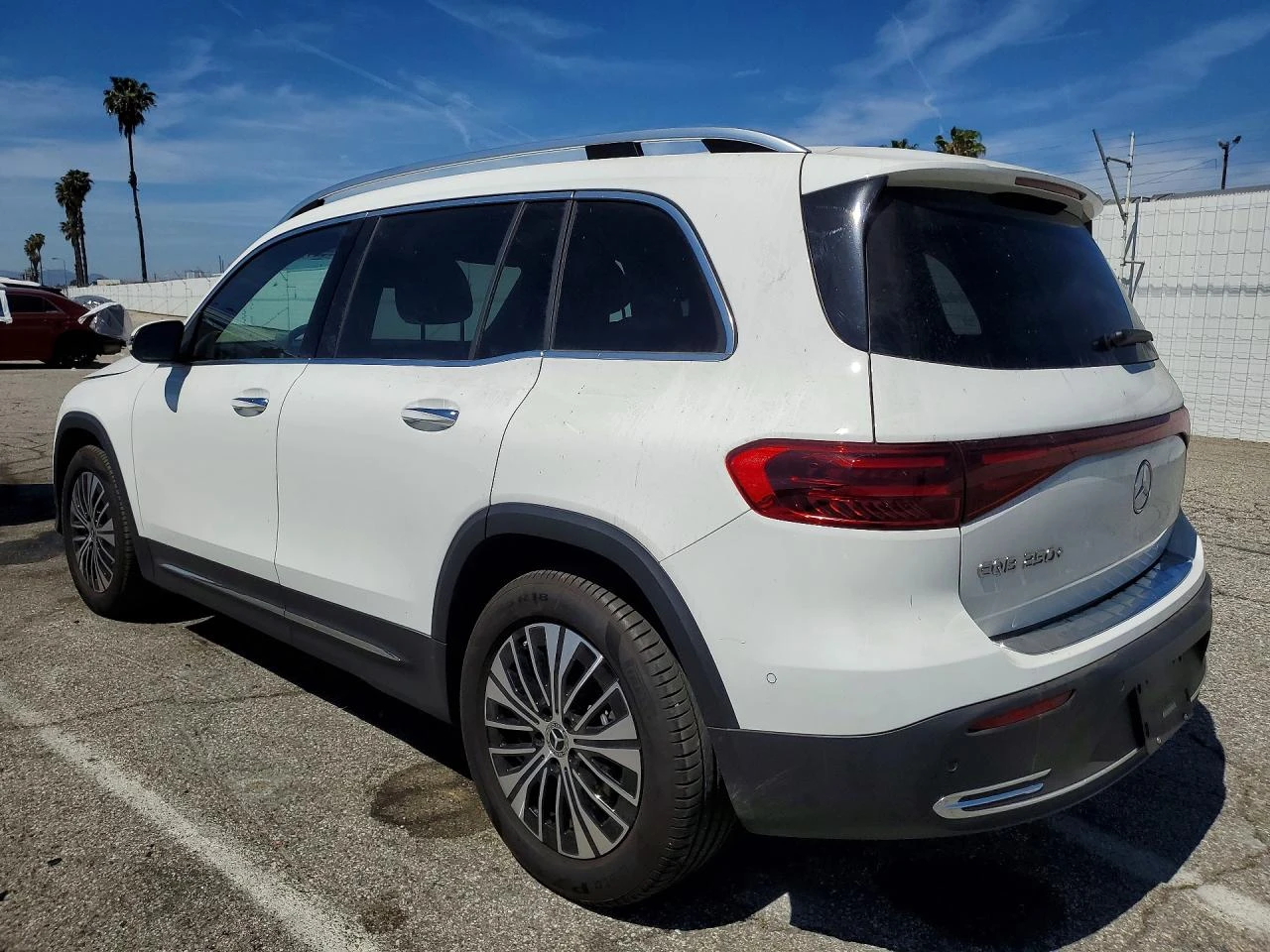 Mercedes-Benz EQB 250+ , снимка 2 - Автомобили и джипове - 54273333