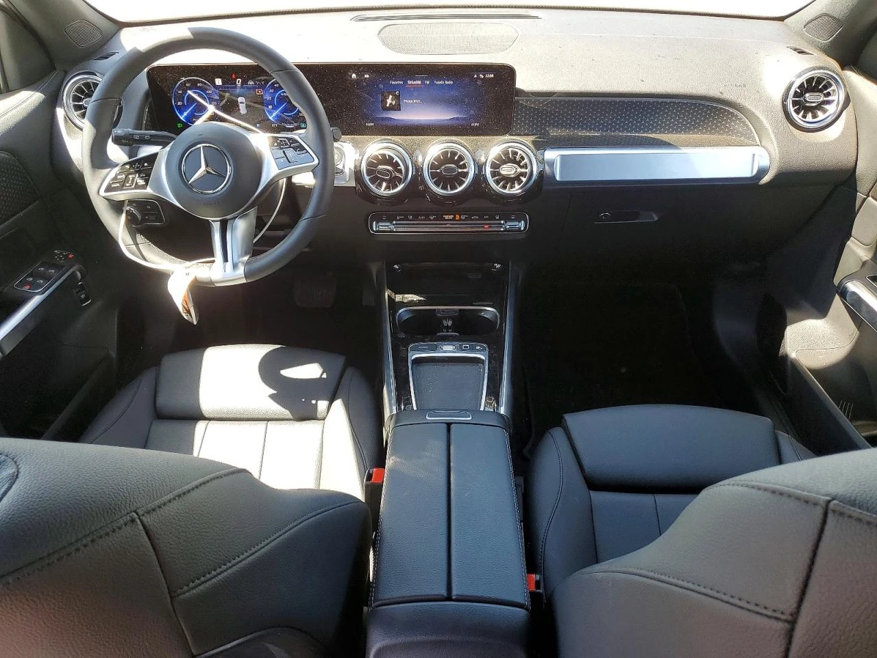 Mercedes-Benz EQB 250+ , снимка 8 - Автомобили и джипове - 54273333