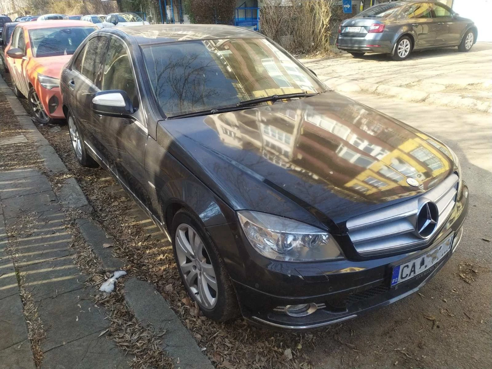 Mercedes-Benz C 220, снимка 2 - Автомобили и джипове - 54335387