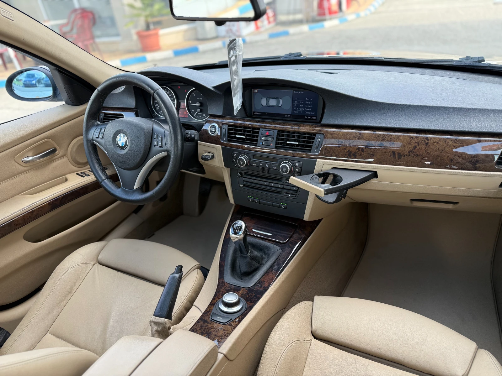BMW 325 Recaro/Hi-Fi/Подгрев, снимка 15 - Автомобили и джипове - 54781597