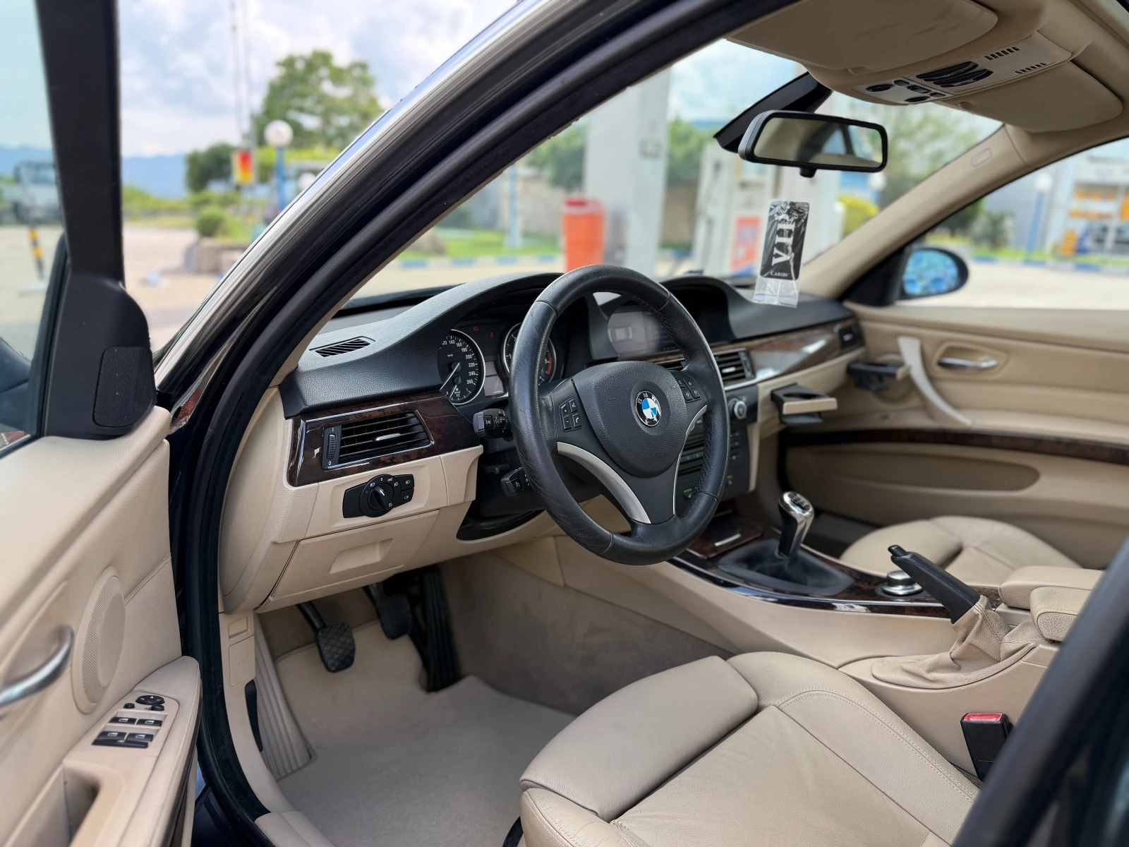 BMW 325 Recaro/Hi-Fi/Подгрев, снимка 10 - Автомобили и джипове - 54781597