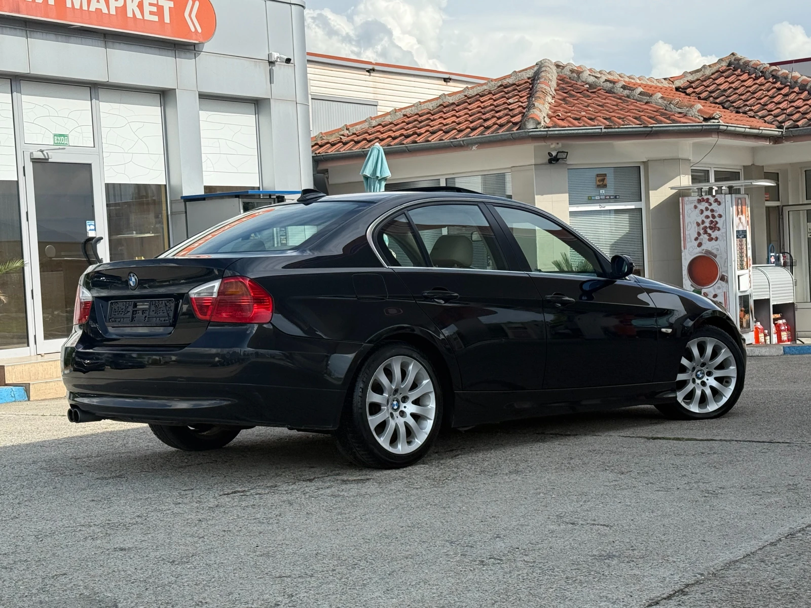 BMW 325 Recaro/Hi-Fi/Подгрев, снимка 2 - Автомобили и джипове - 54781597