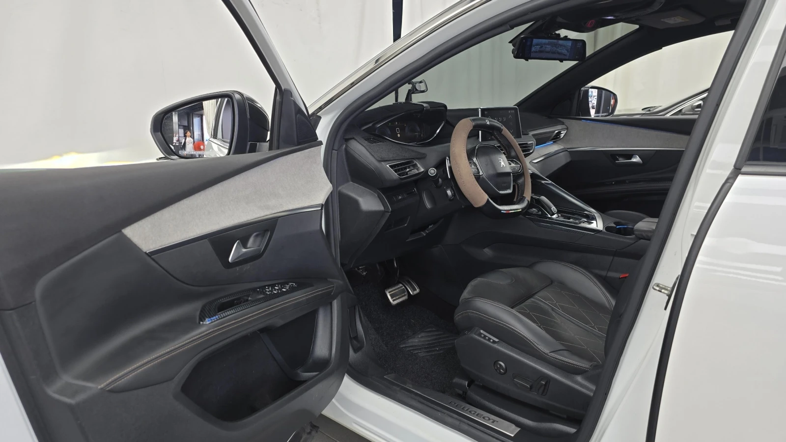 Peugeot 5008 2.0 BlueHDi GT | ACC | Memory | Panorama, снимка 14 - Автомобили и джипове - 55369183