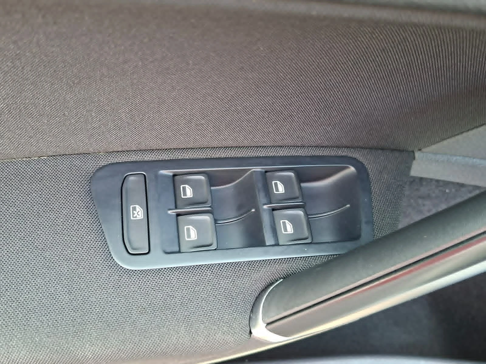 VW Golf AUTOMATIC SEDAN, снимка 15 - Автомобили и джипове - 55391489