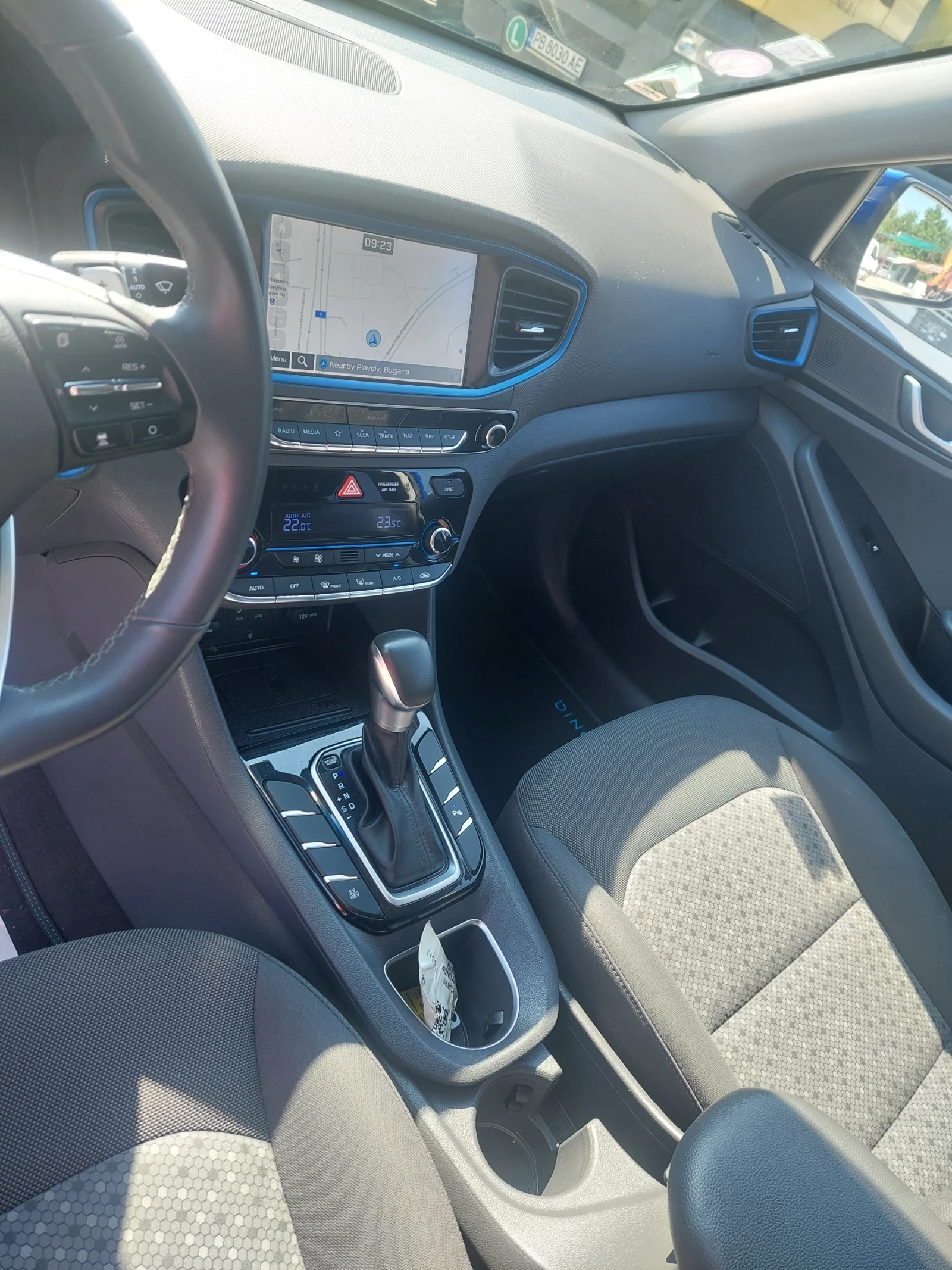 Hyundai Ioniq HYBDID, снимка 11 - Автомобили и джипове - 55453489