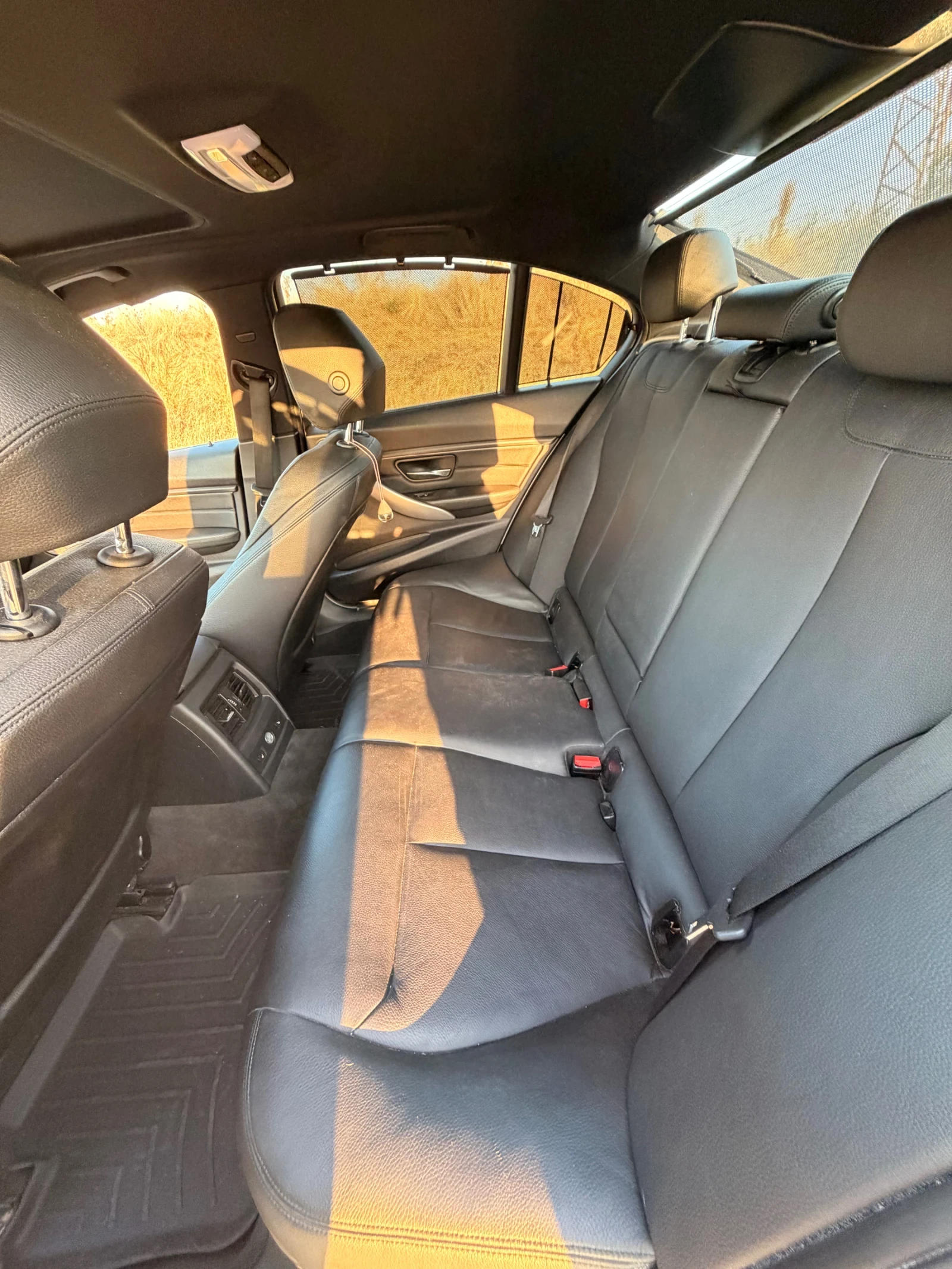 BMW 335 i xDrive * M-Package * 360 * Harmon Kardon * , снимка 15 - Автомобили и джипове - 55606296