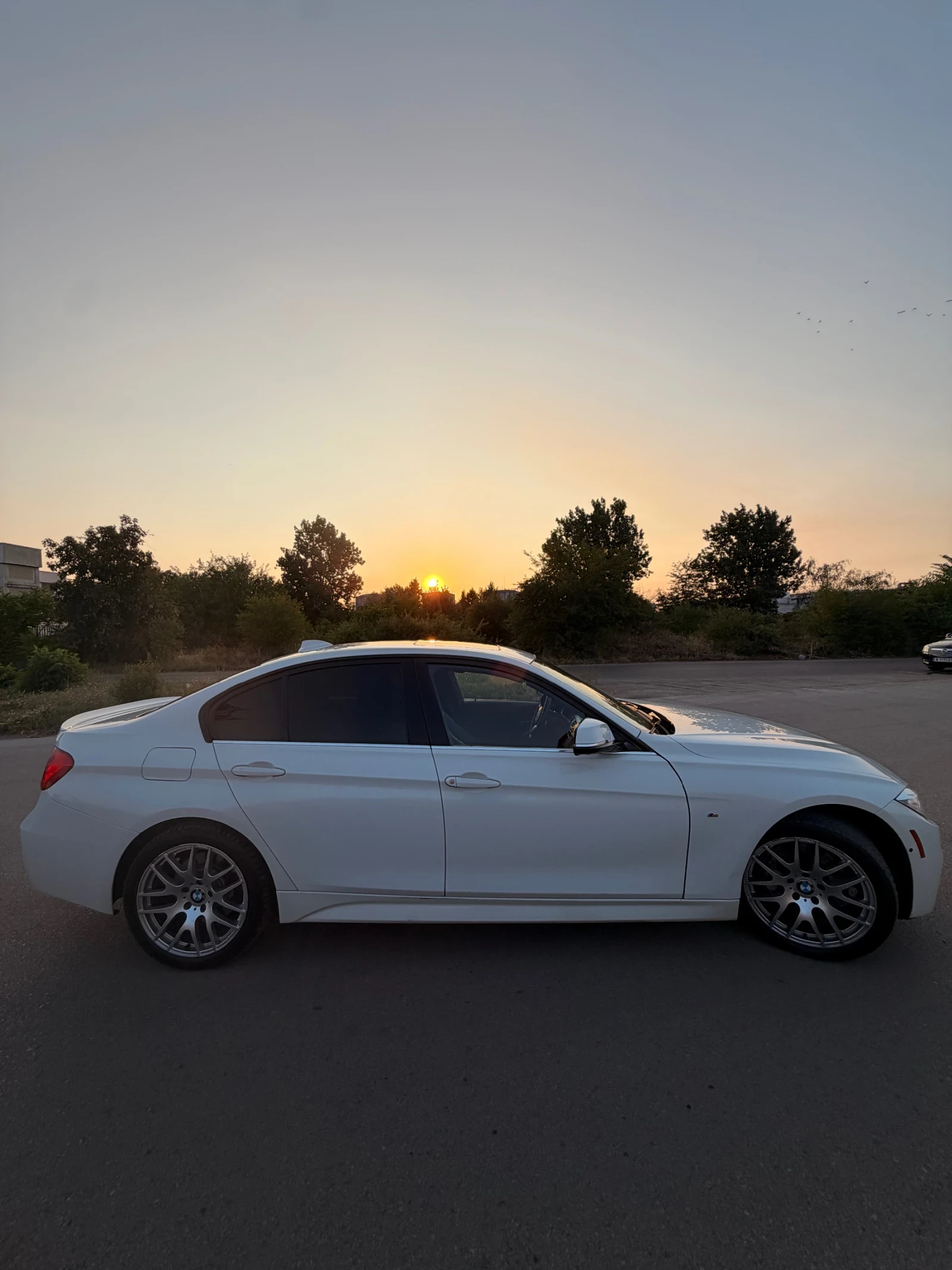 BMW 335 i xDrive * M-Package * 360 * Harmon Kardon * , снимка 6 - Автомобили и джипове - 55606296