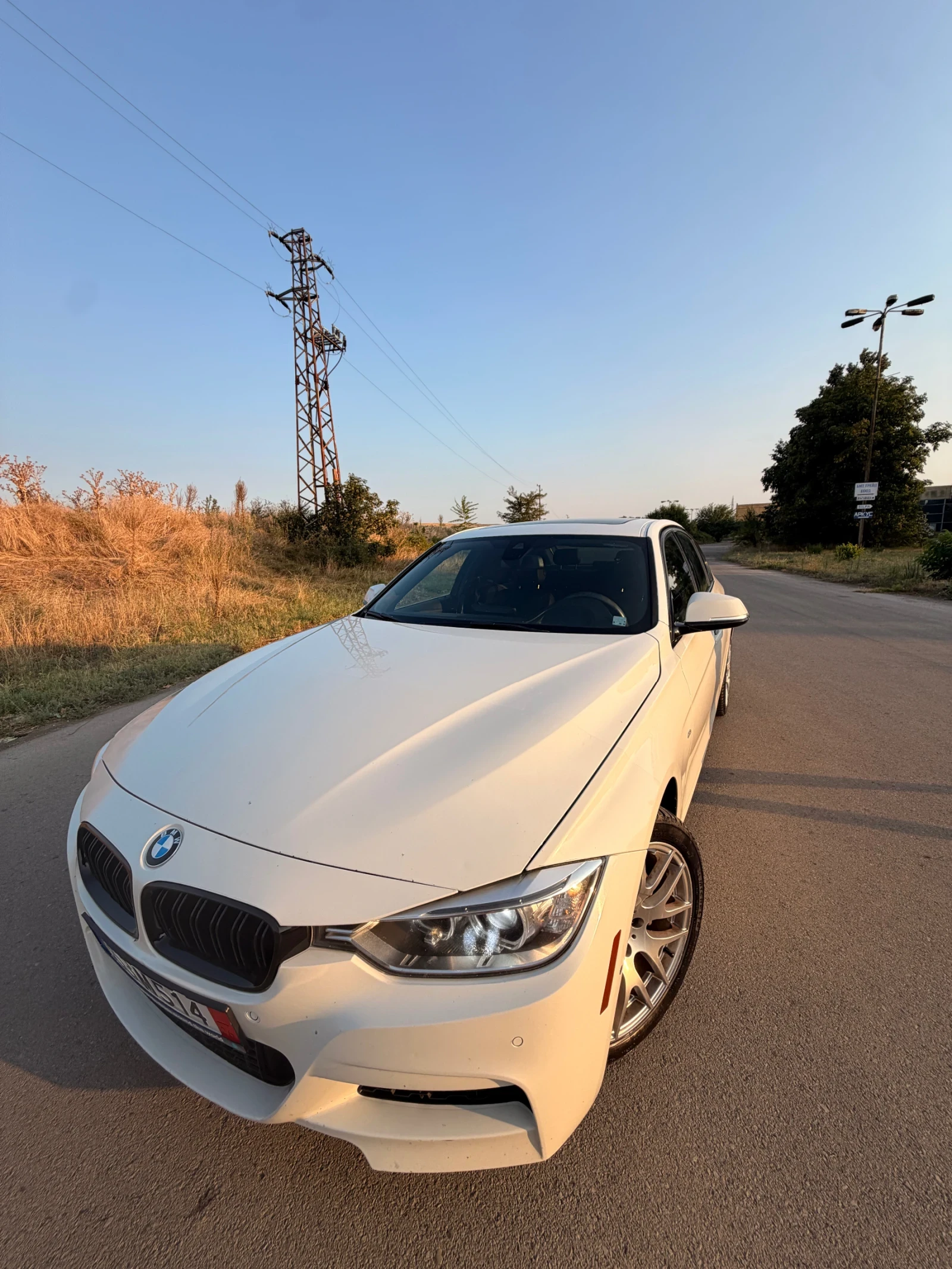 BMW 335 i xDrive * M-Package * 360 * Harmon Kardon * , снимка 2 - Автомобили и джипове - 55606296