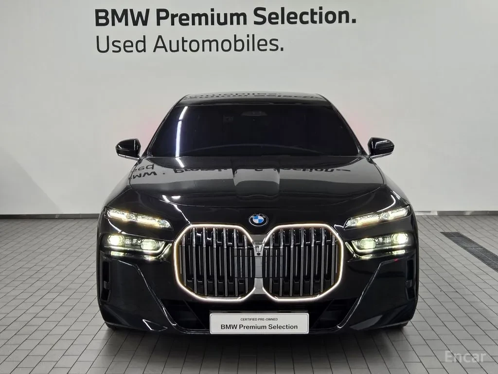 BMW 740 xDrive M Sport* FULL* ОТ ПРЕДСТАВИТЕЛСТВО НА BMW, снимка 2 - Автомобили и джипове - 55655937