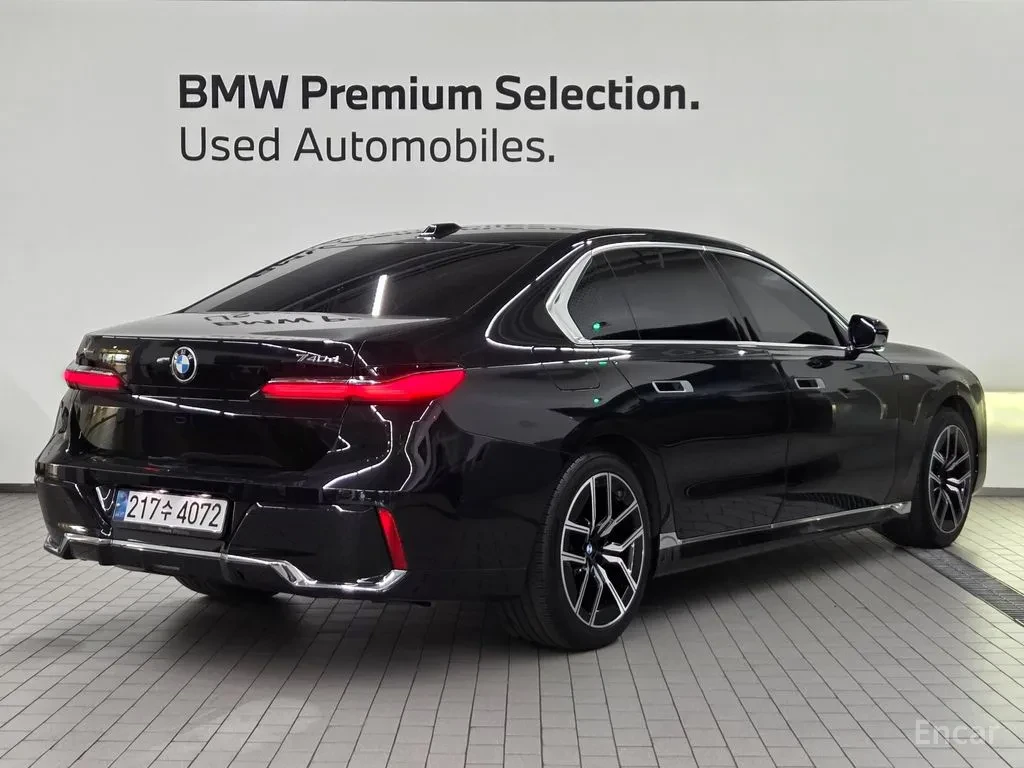BMW 740 xDrive M Sport* FULL* ОТ ПРЕДСТАВИТЕЛСТВО НА BMW, снимка 3 - Автомобили и джипове - 55655937