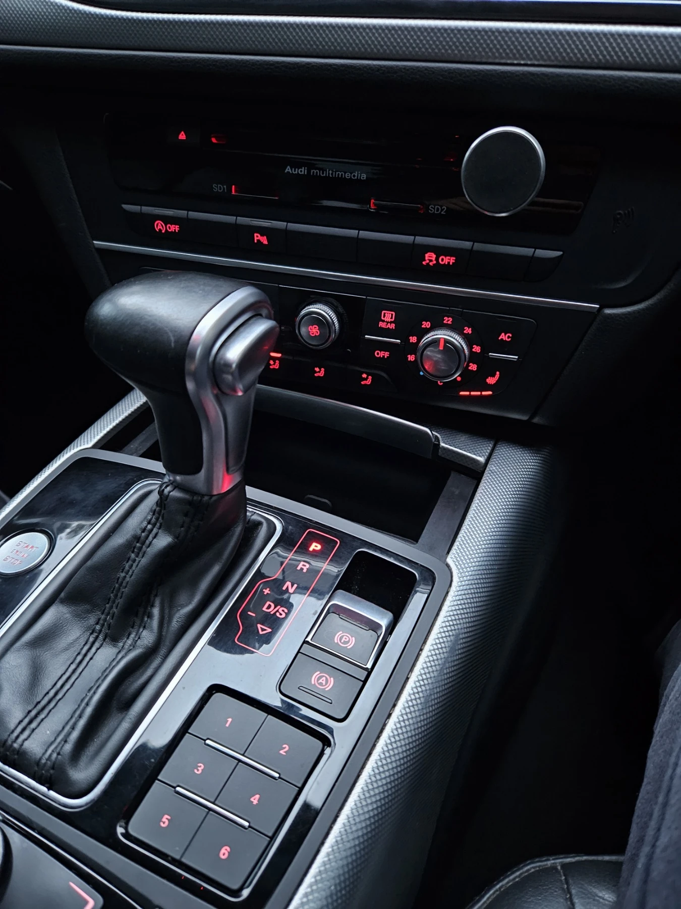 Audi A6 2.0TDI LED Auto, снимка 14 - Автомобили и джипове - 56662643