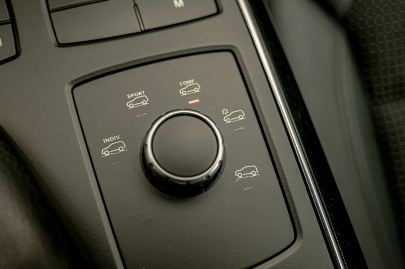 Mercedes-Benz GLE 350 d/4Matic/SUV/Подгрев/Камера 360/Dynamic/9G Tronic, снимка 9 - Автомобили и джипове - 51897372