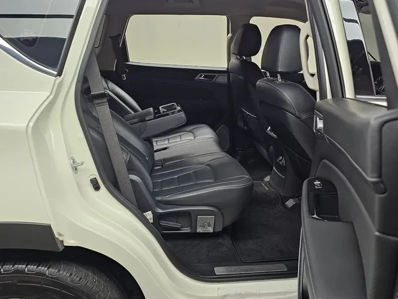 SsangYong Rexton, снимка 10 - Автомобили и джипове - 56740397