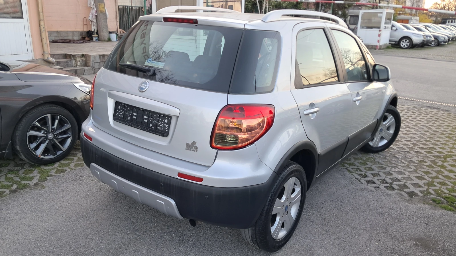 Fiat Sedici 4X4 РЕАЛ КМ ИЗКЛЮЧИТЕЛНО СЕРВИ КНИЖК УНИКТ , снимка 5 - Автомобили и джипове - 16524219