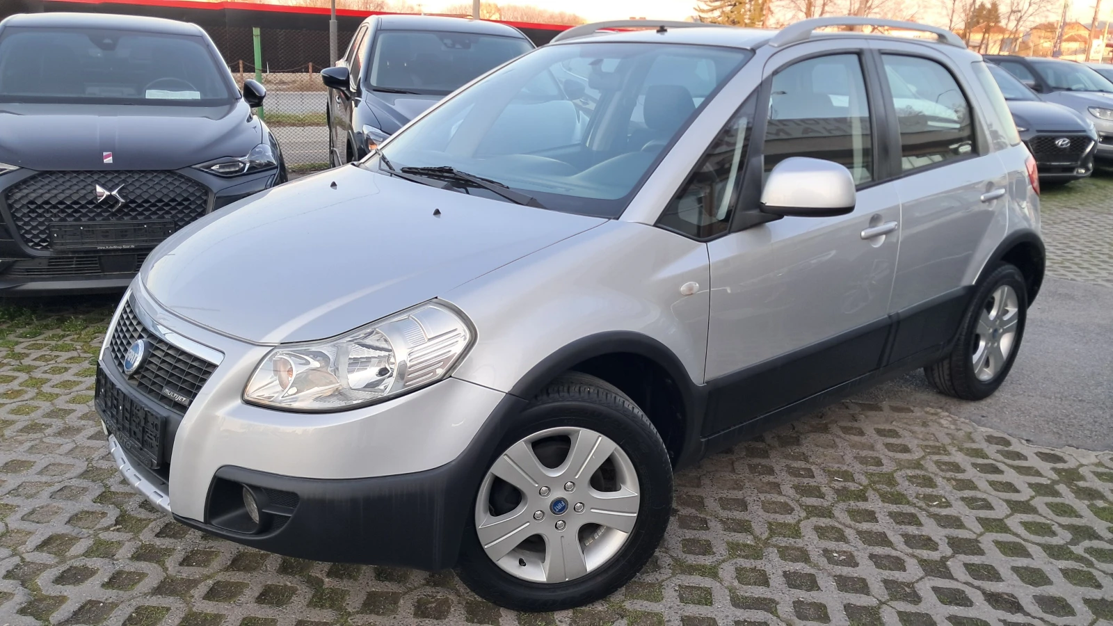 Fiat Sedici 4X4 РЕАЛ КМ ИЗКЛЮЧИТЕЛНО СЕРВИ КНИЖК УНИКТ , снимка 2 - Автомобили и джипове - 16524219