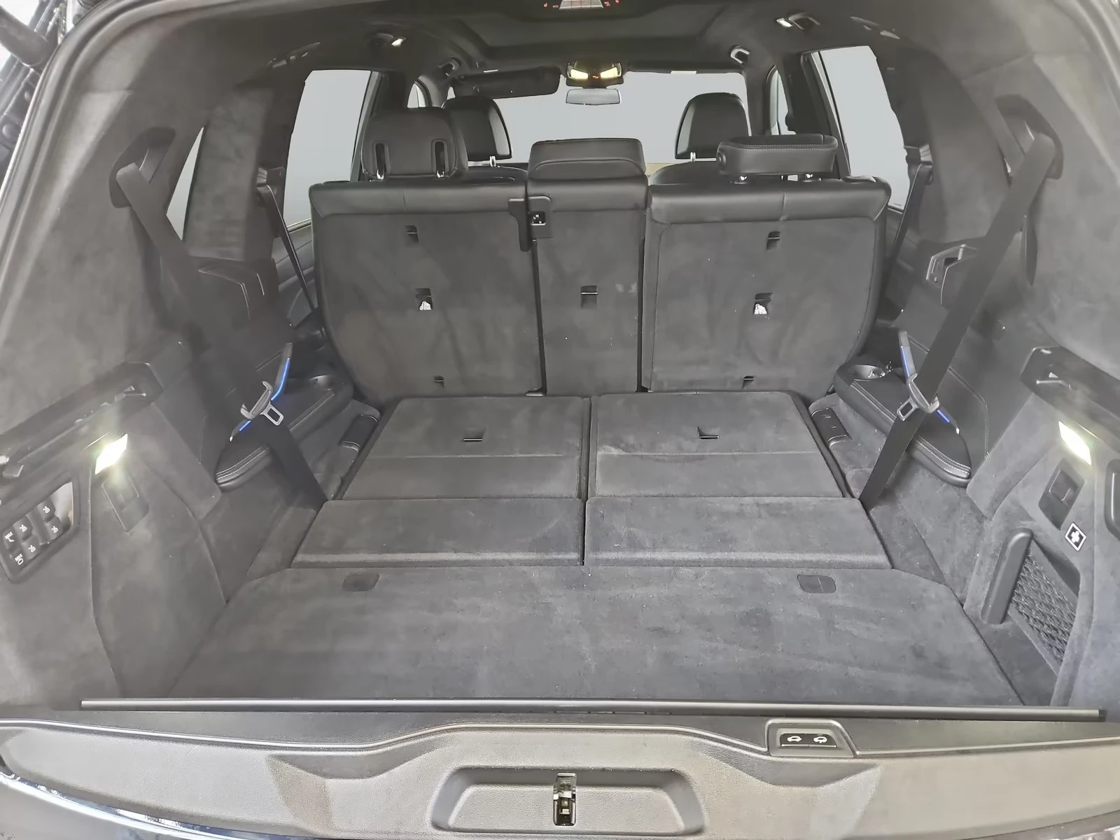 BMW X7 40d/xDrive/FACELIFT/M-SPORT/H&K/EXCLUSIV, снимка 11 - Автомобили и джипове - 54651528