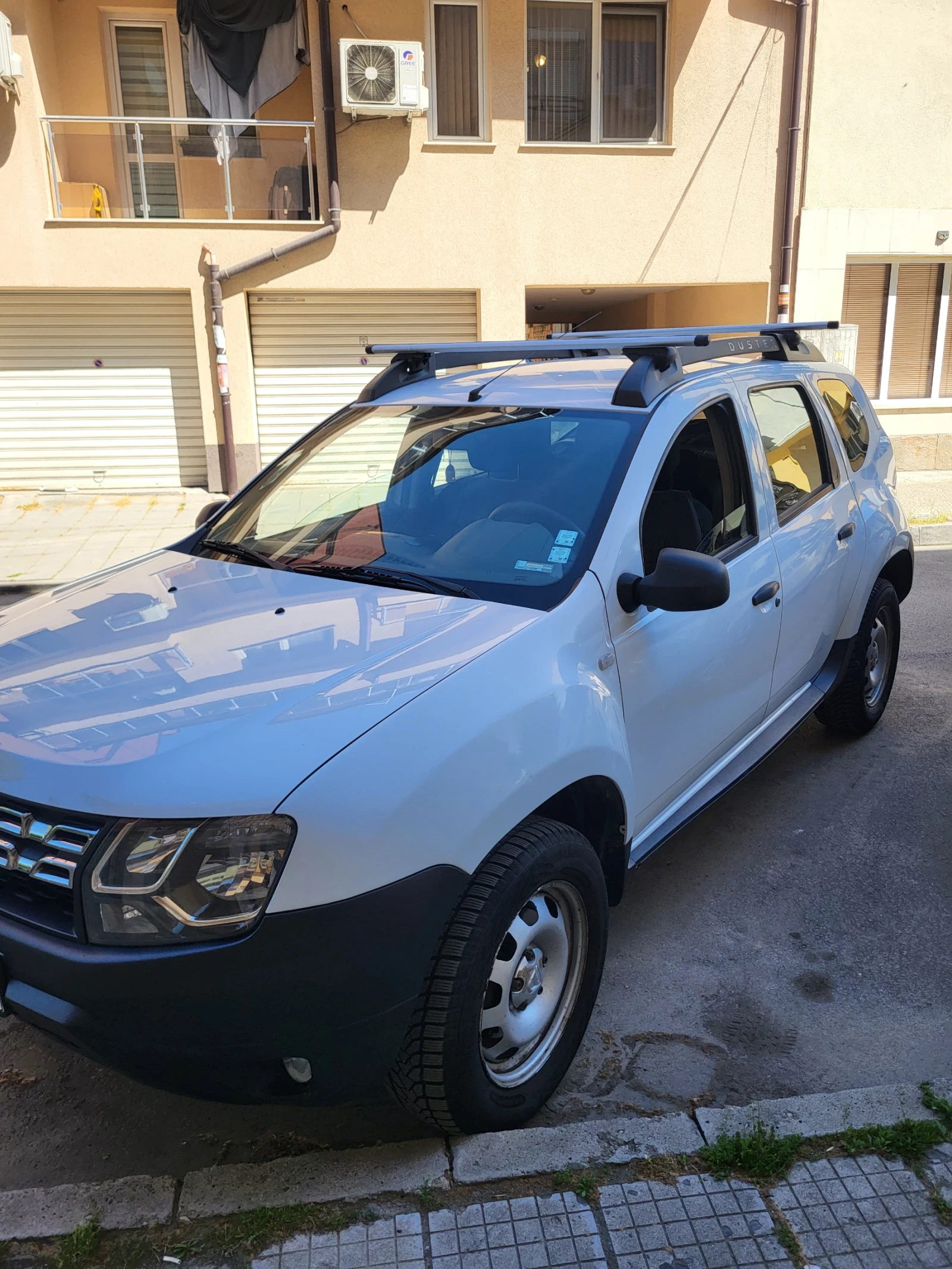 Dacia Duster, снимка 3 - Автомобили и джипове - 54672220