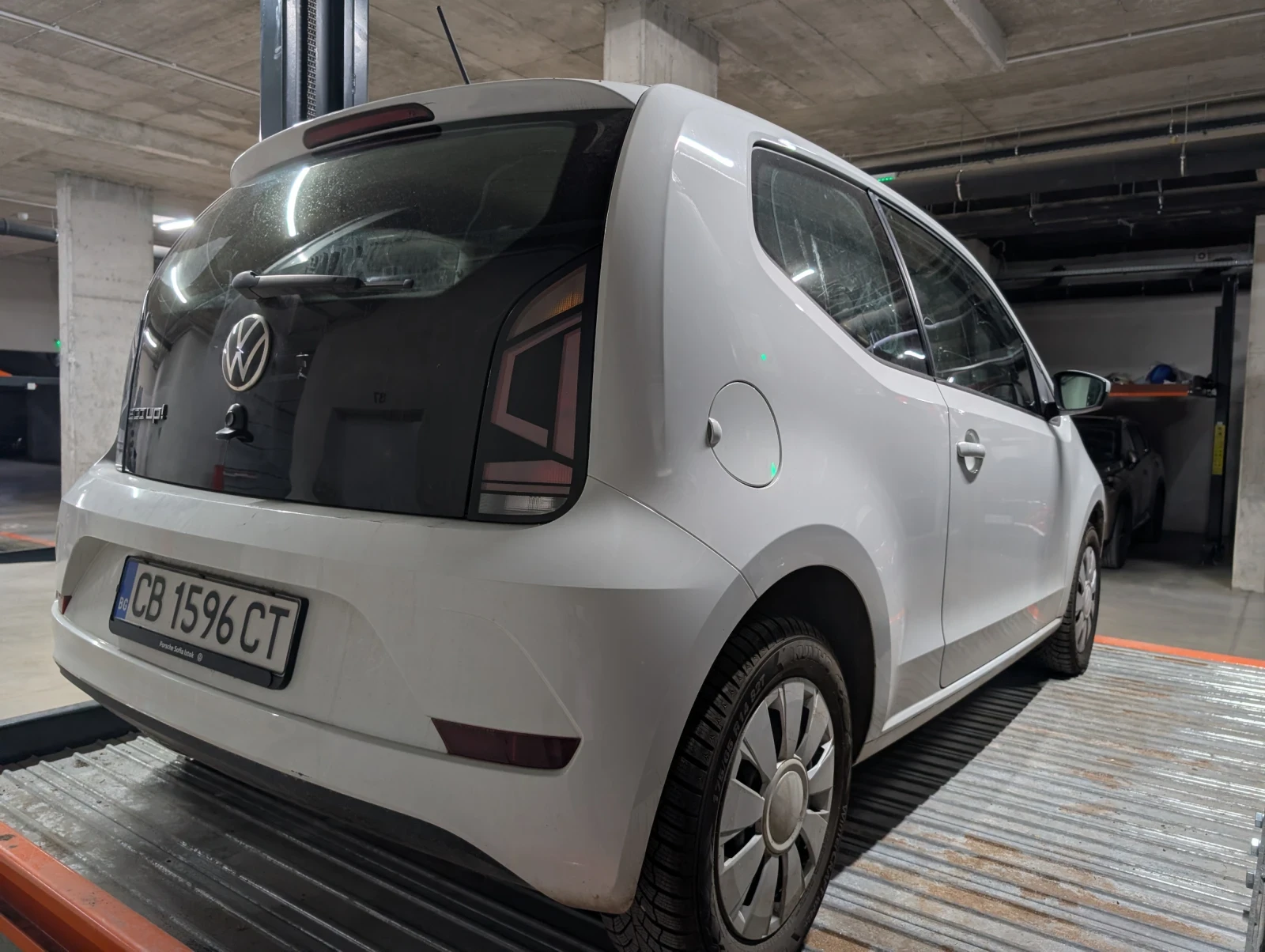 VW Up 1.0 eco fuel , снимка 4 - Автомобили и джипове - 54984037