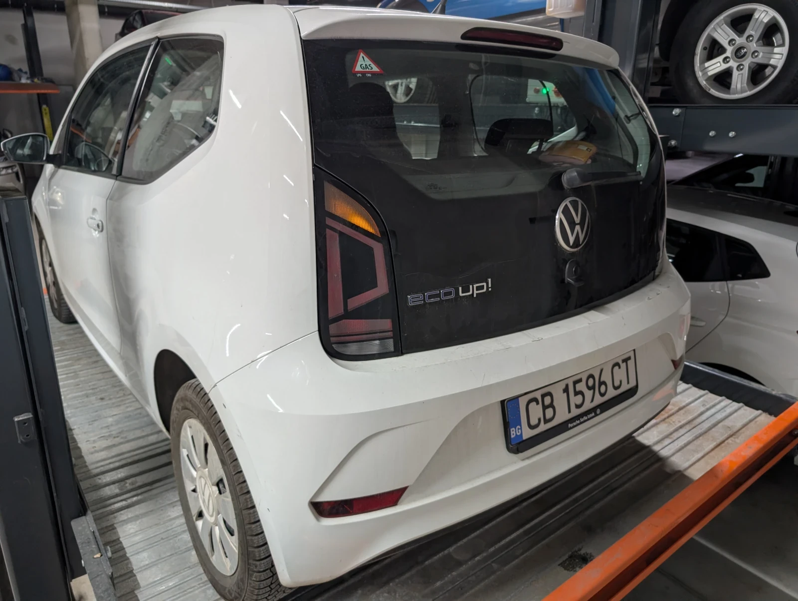 VW Up 1.0 eco fuel , снимка 5 - Автомобили и джипове - 54984037