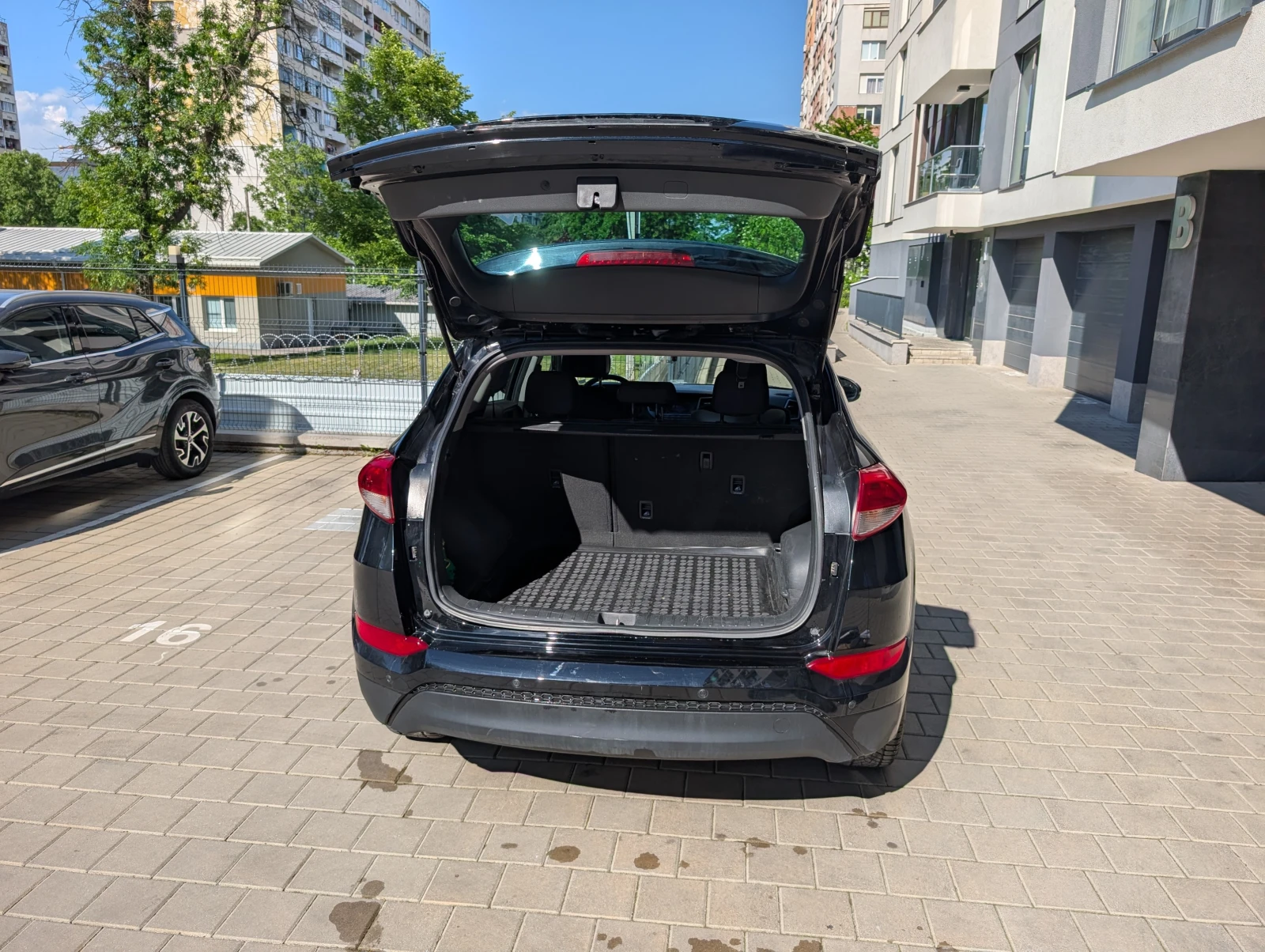 Hyundai Tucson, снимка 6 - Автомобили и джипове - 54735586