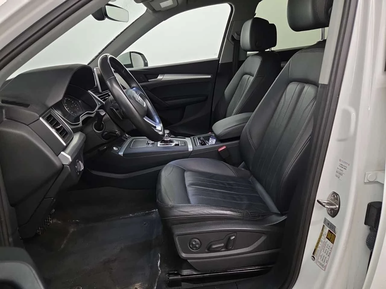 Audi Q5 * CARFAX * АВТОКРЕДИТ БЕЗ ПЪРВОНАЧАЛНА ВНОСКА, снимка 9 - Автомобили и джипове - 54739593