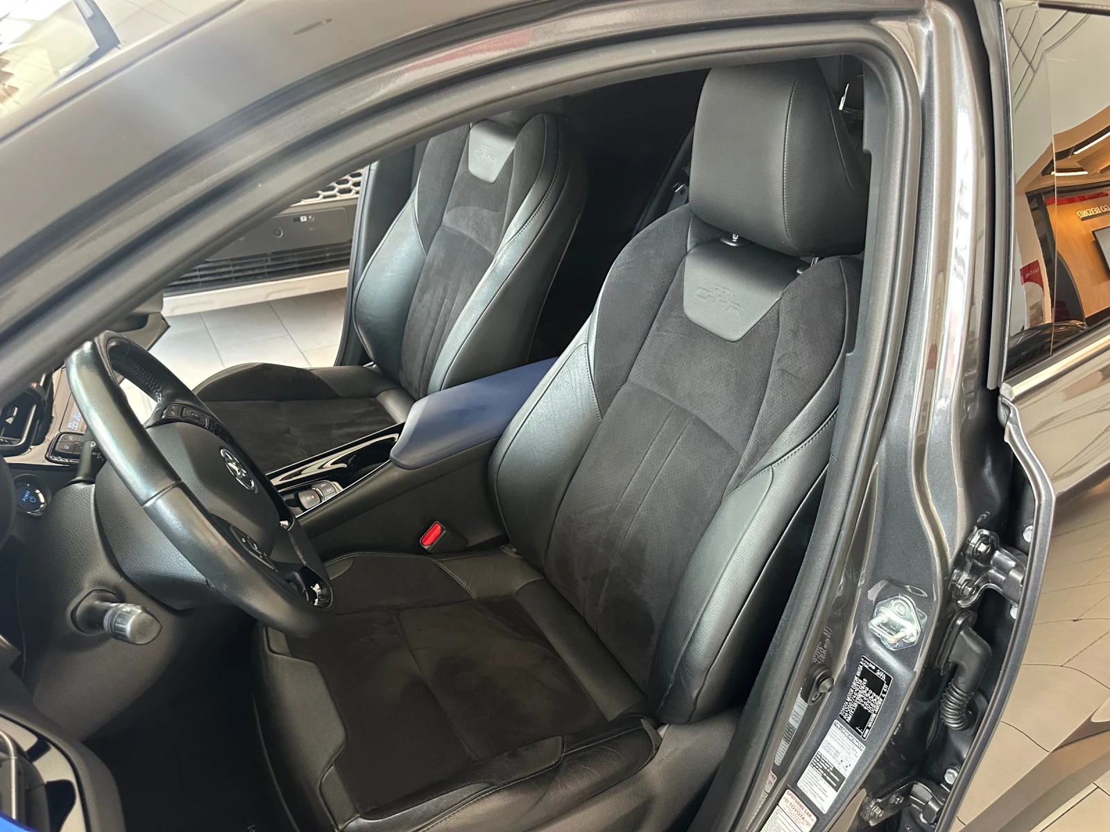 Toyota C-HR Style, снимка 8 - Автомобили и джипове - 54973889