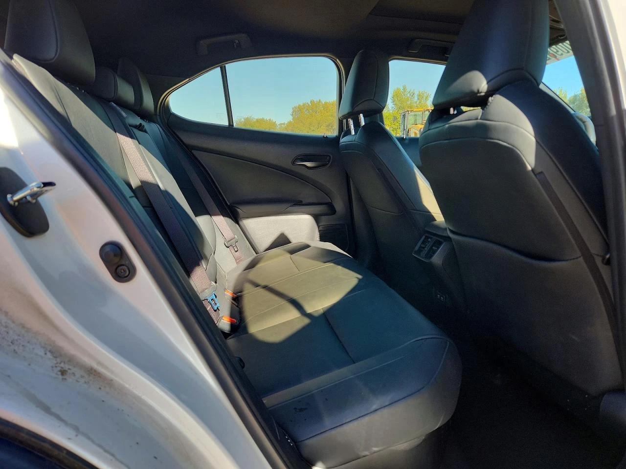 Lexus UX 250h 2.0l, снимка 10 - Автомобили и джипове - 56511511