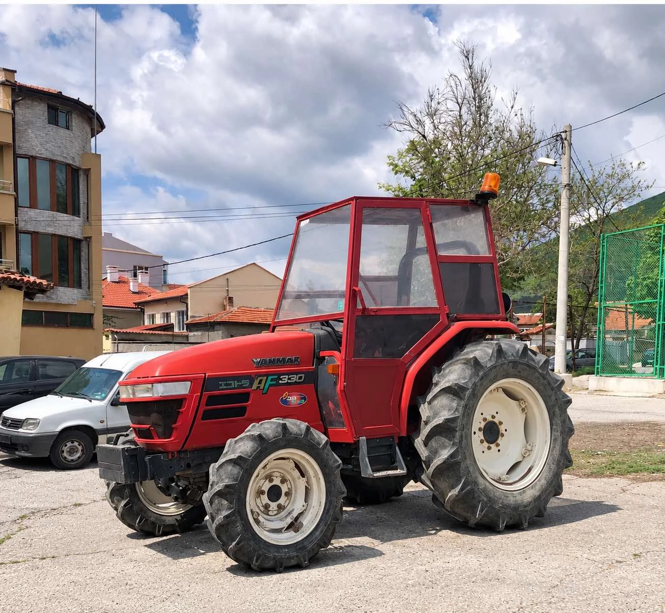Трактор Yanmar AF330