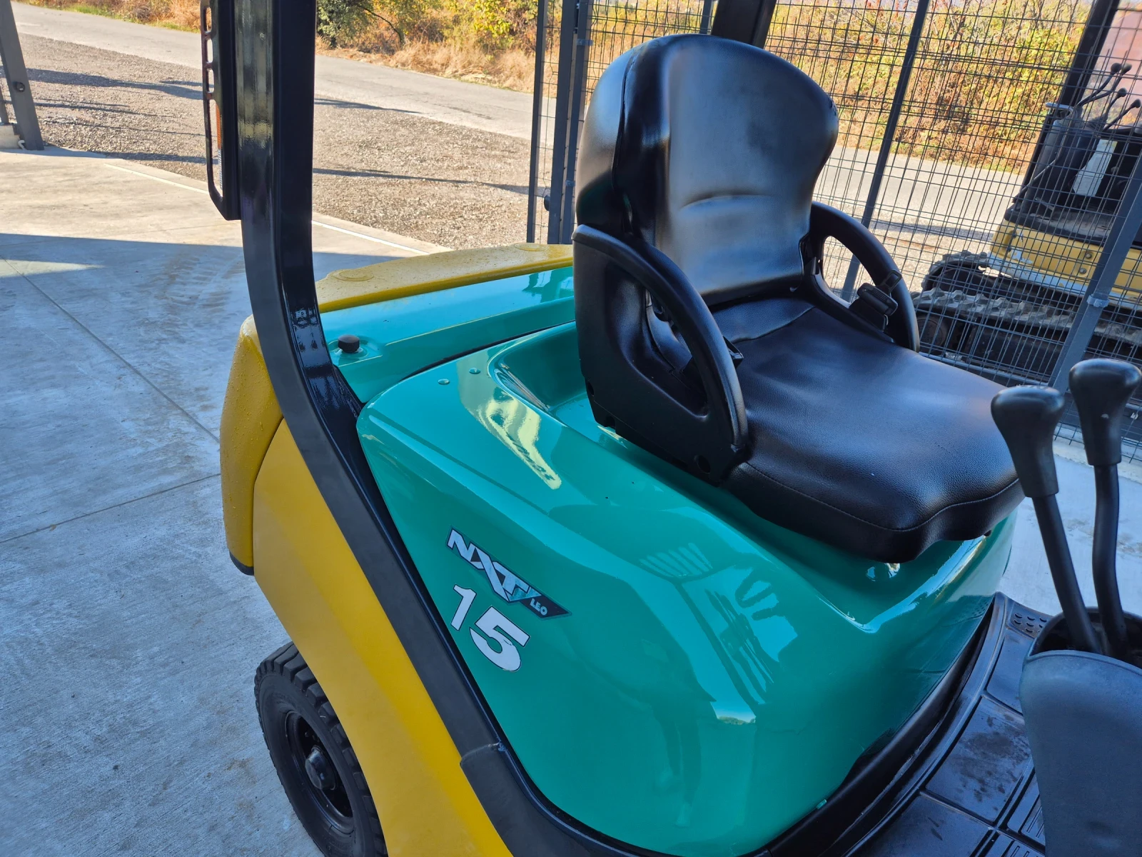  Komatsu  *  * *  | Mobile.bg   11