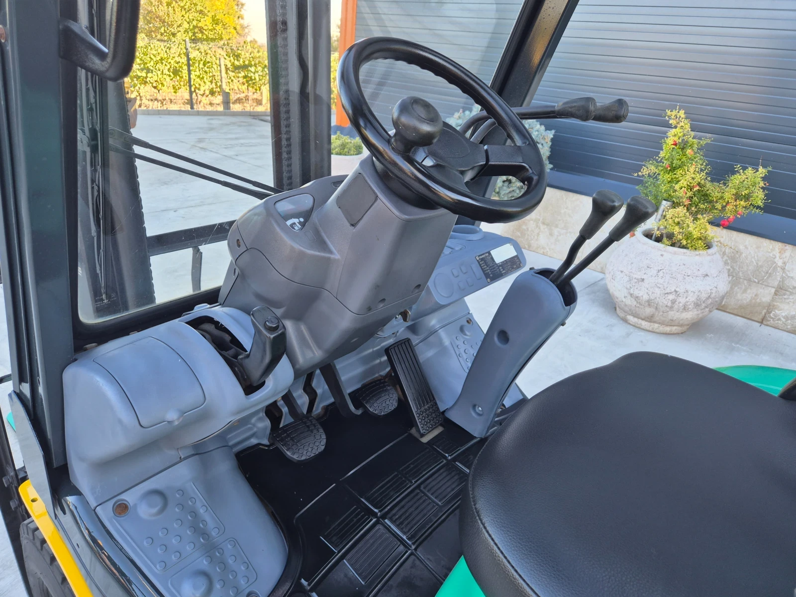  Komatsu  *  * *  | Mobile.bg   8